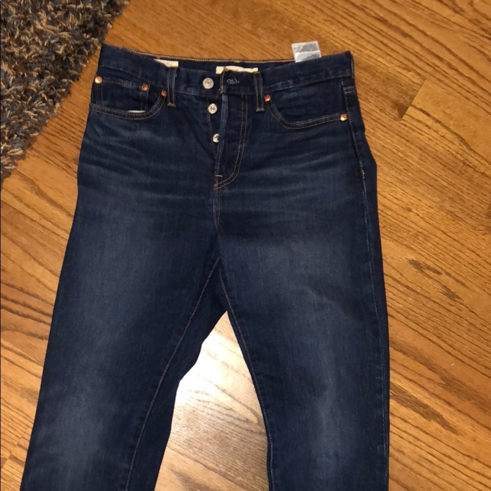 Levi’s wedgie size 27